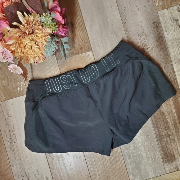 Nike Dri-Fit Eclipse Black Women's Size Medium 3" JDI Running Shorts Activewear - Picture 16 of 16